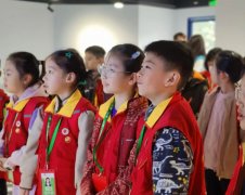 让他们了若何正在文本生成、图像创做等范畴阐