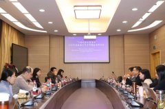 中国人平易近大学文学院副院长、市做协副杨庆